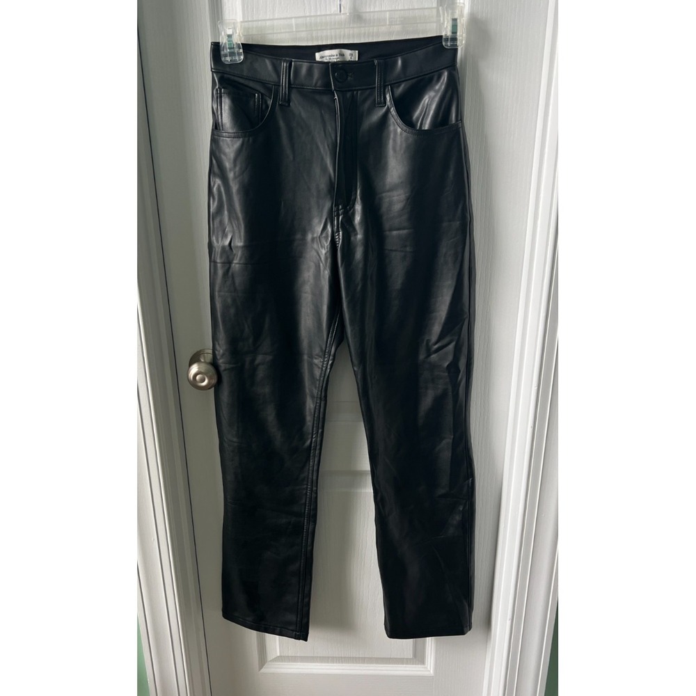 A&F Abercrombie & Fitch The‎ 90's Straight Ultra High Rise Faux Leather 28 / 6